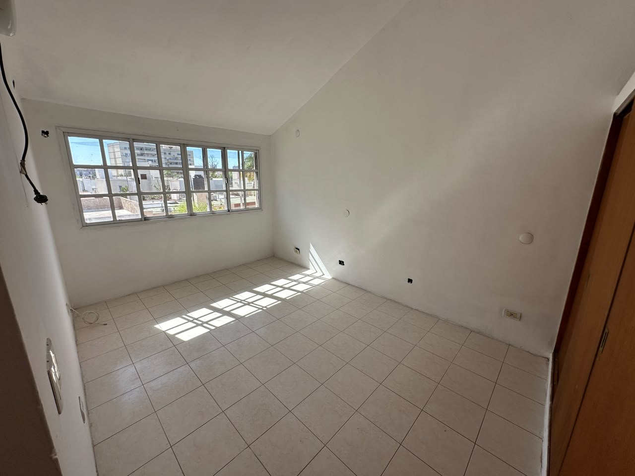 HERMOSA CASA + AMPLIO QUINCHO - En ALBERDI - Imagen 24
