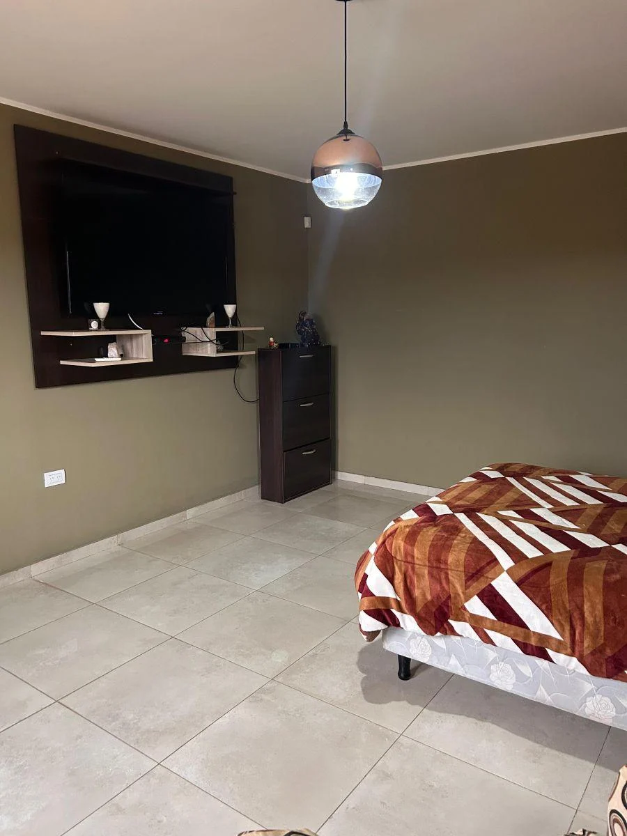 Oportunidad Única: Casa Amplia y Luminosa (3 Años) con Pileta en 1.600 m² de Terreno - Imagen 6