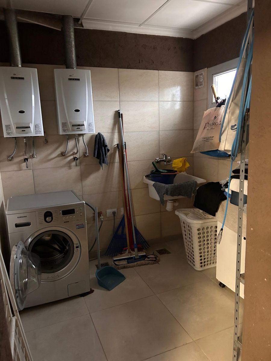 Oportunidad Única: Casa Amplia y Luminosa (3 Años) con Pileta en 1.600 m² de Terreno - Imagen 9