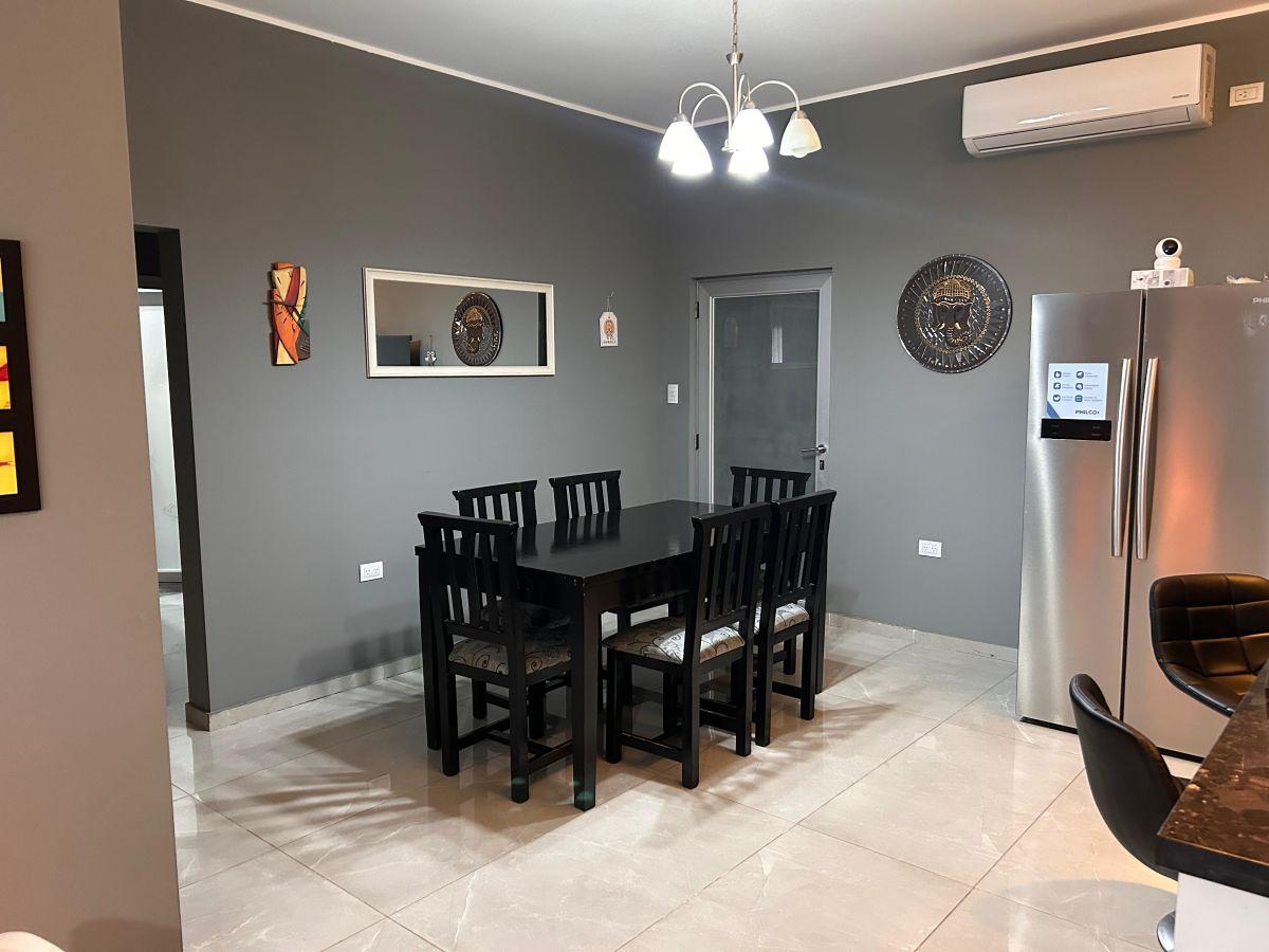 Oportunidad Única: Casa Amplia y Luminosa (3 Años) con Pileta en 1.600 m² de Terreno - Imagen 5