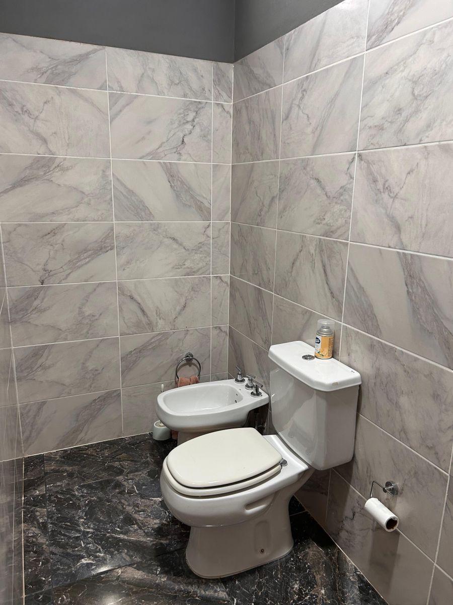 Oportunidad Única: Casa Amplia y Luminosa (3 Años) con Pileta en 1.600 m² de Terreno - Imagen 15