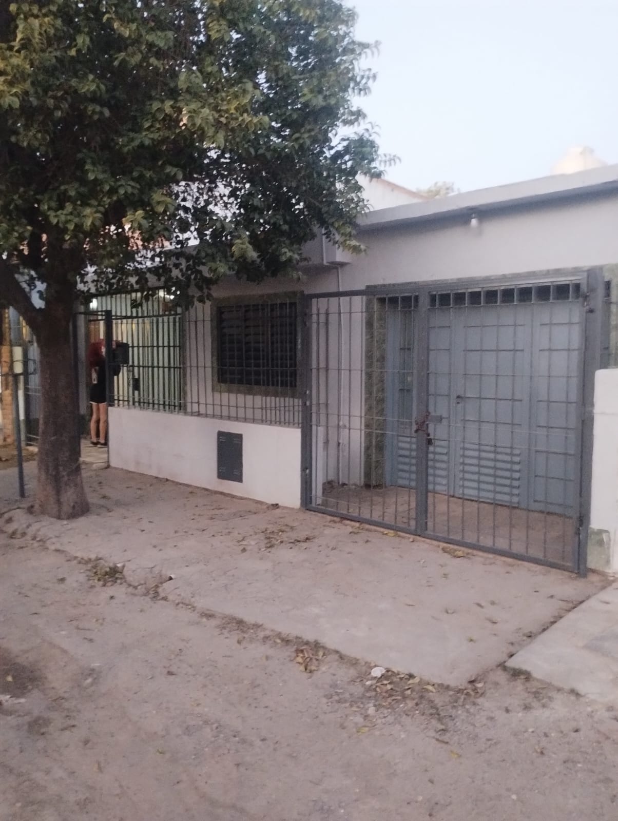 🏡 Casa de 3 Dormitorios con Garage Doble y Patio con Asador – ¡Ideal para Familia! - Imagen 1