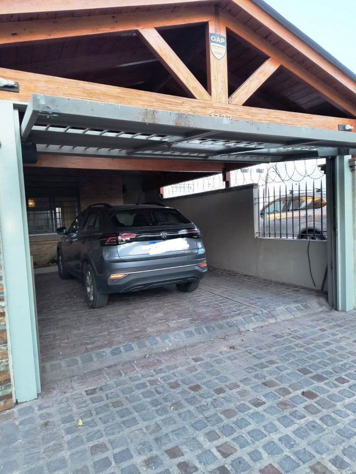 Dúplex en Venta de 3 Dormitorios con Patio, Cochera y Quincho - Imagen 13