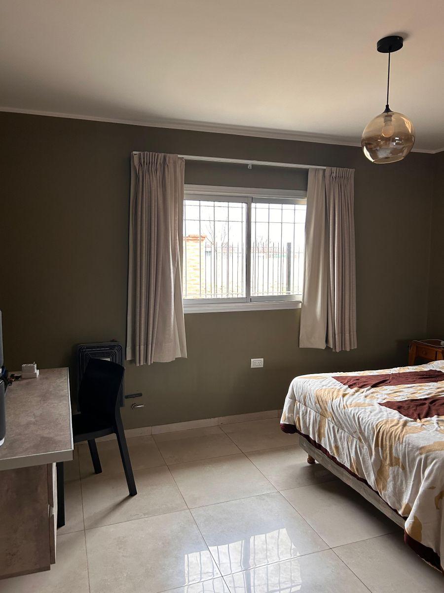 Oportunidad Única: Casa Amplia y Luminosa (3 Años) con Pileta en 1.600 m² de Terreno - Imagen 17