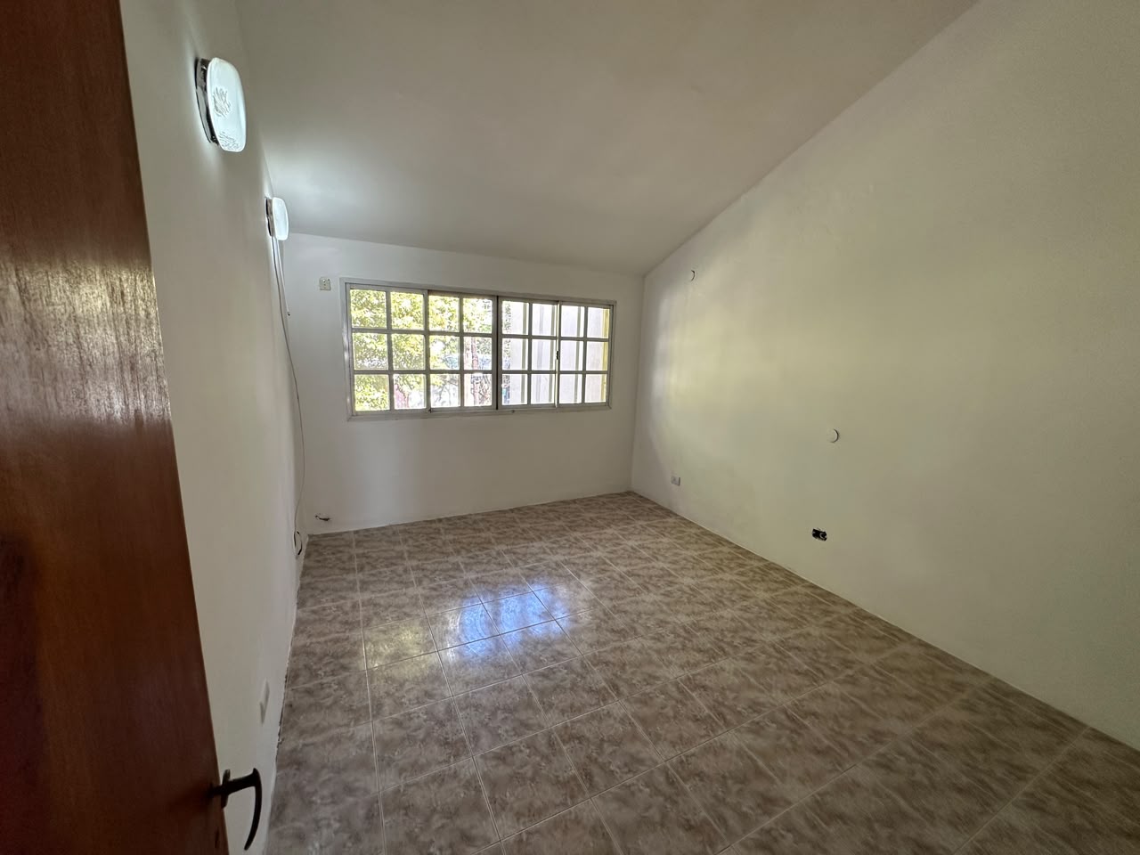 HERMOSA CASA + AMPLIO QUINCHO - En ALBERDI - Imagen 15