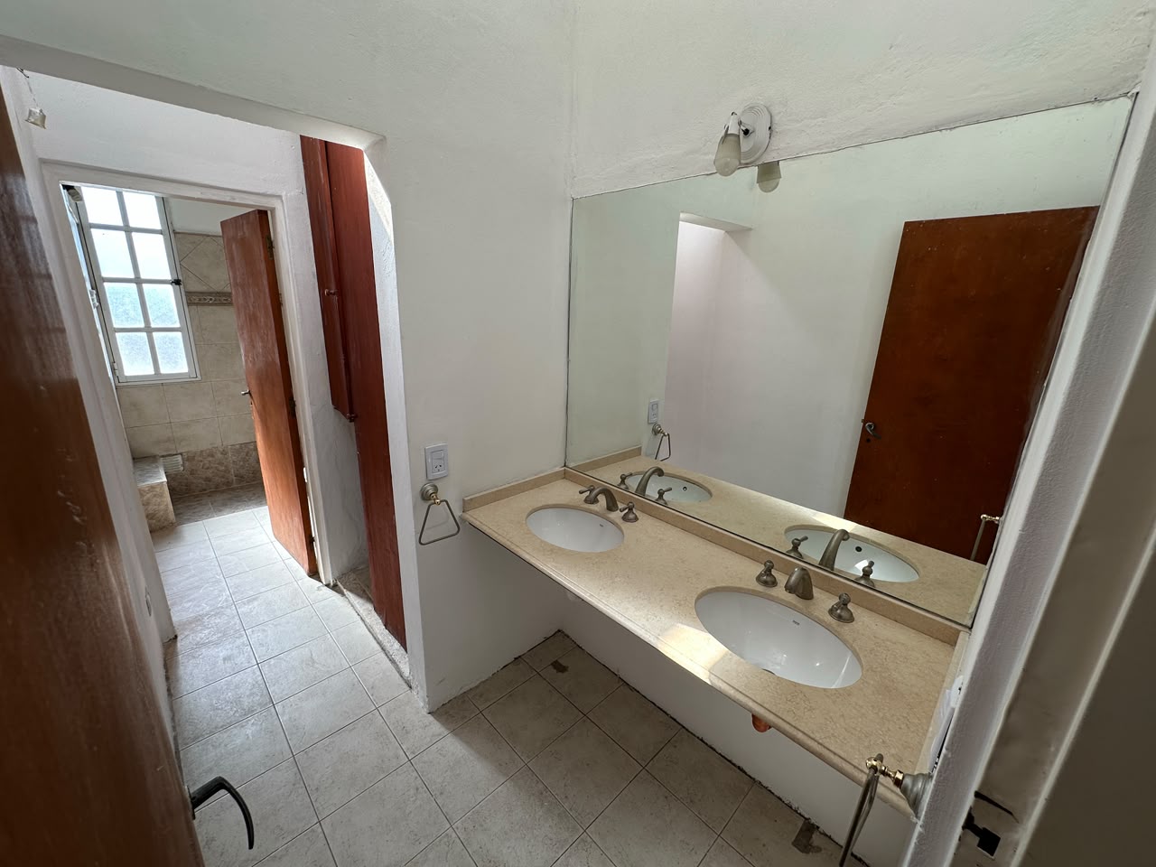 HERMOSA CASA + AMPLIO QUINCHO - En ALBERDI - Imagen 19