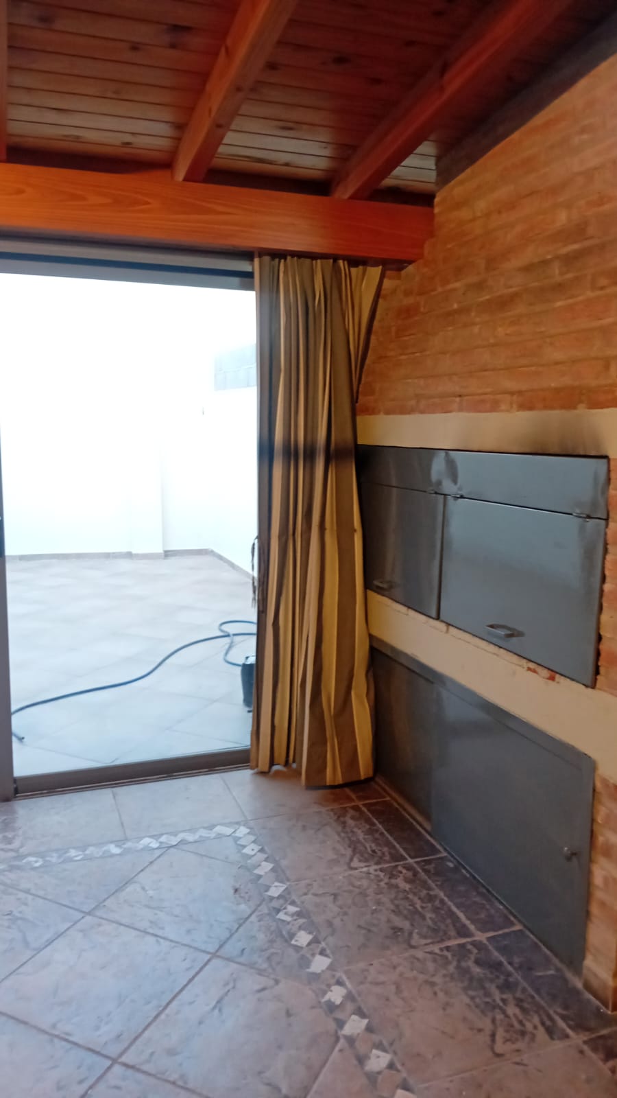 Dúplex en Venta de 3 Dormitorios con Patio, Cochera y Quincho - Imagen 9