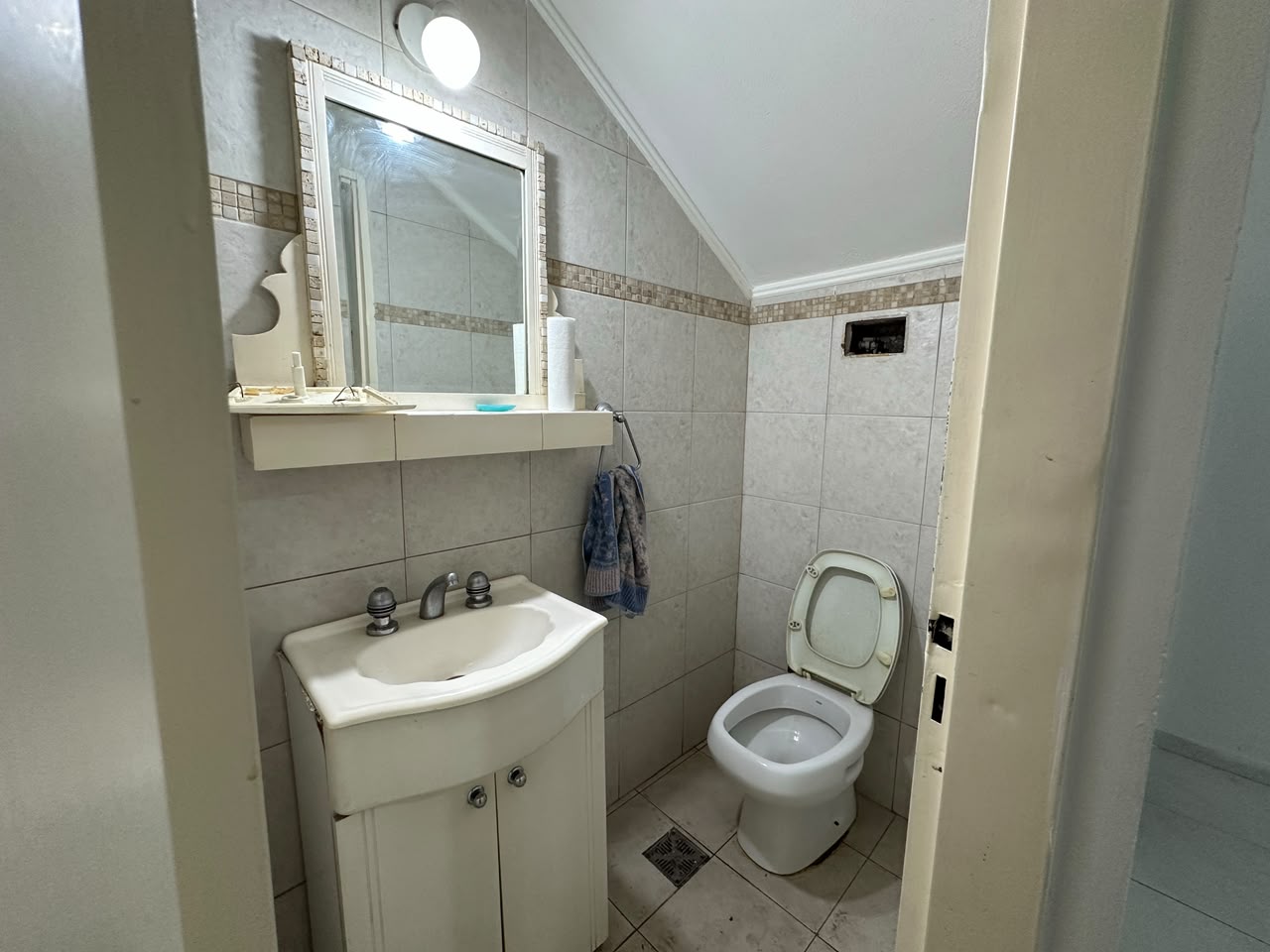HERMOSA CASA + AMPLIO QUINCHO - En ALBERDI - Imagen 39