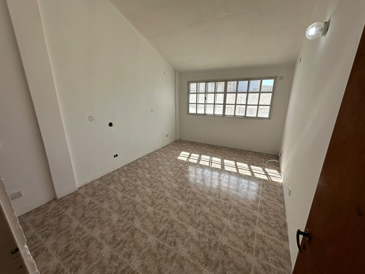 HERMOSA CASA + AMPLIO QUINCHO - En ALBERDI - Imagen 13