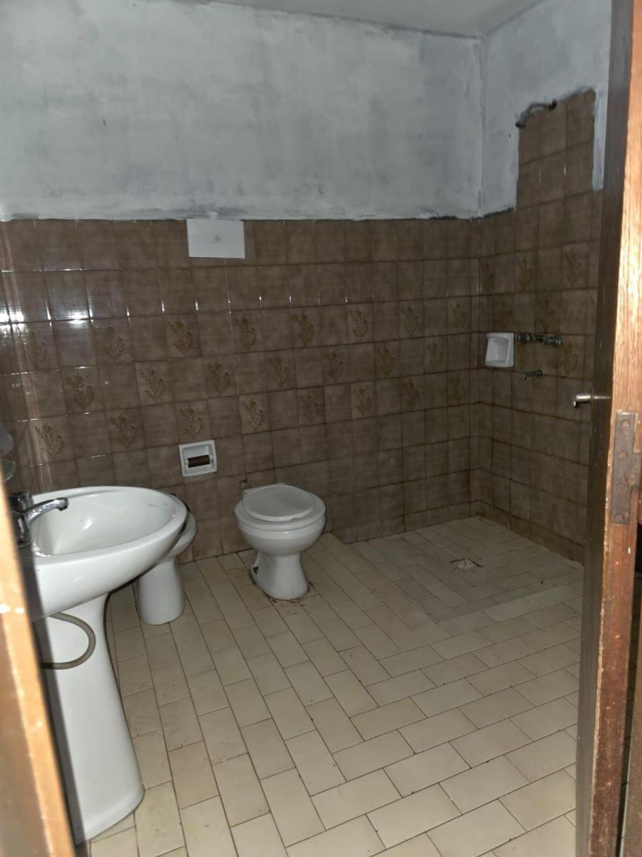 Oportunidad de inversión- Casa a refaccionar en B° Cabildo - Imagen 3