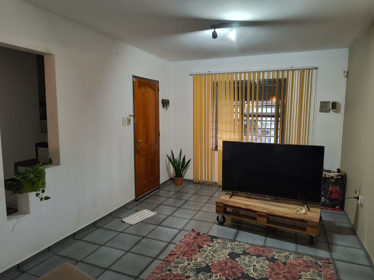Dúplex en Venta de 3 Dormitorios con Patio, Cochera y Quincho - Imagen 14