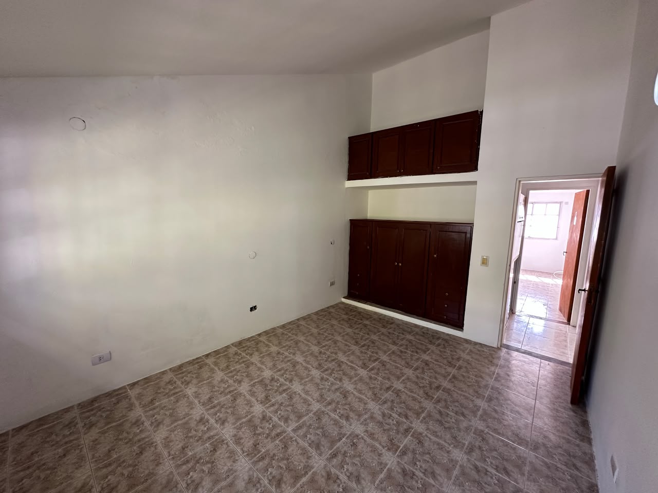 HERMOSA CASA + AMPLIO QUINCHO - En ALBERDI - Imagen 14